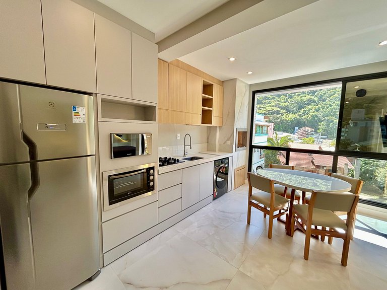 Apartamento Alto Padrão em Bombinhas, Super Completo e apena