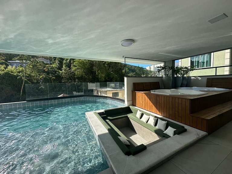 Apartamento com Jacuzzi e Piscina • 120 m da Praia